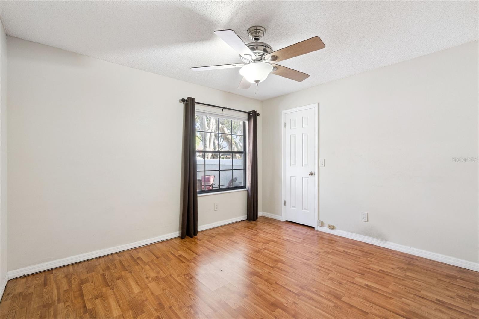 Image 10 of 35 For 8002 Sandpoint Boulevard