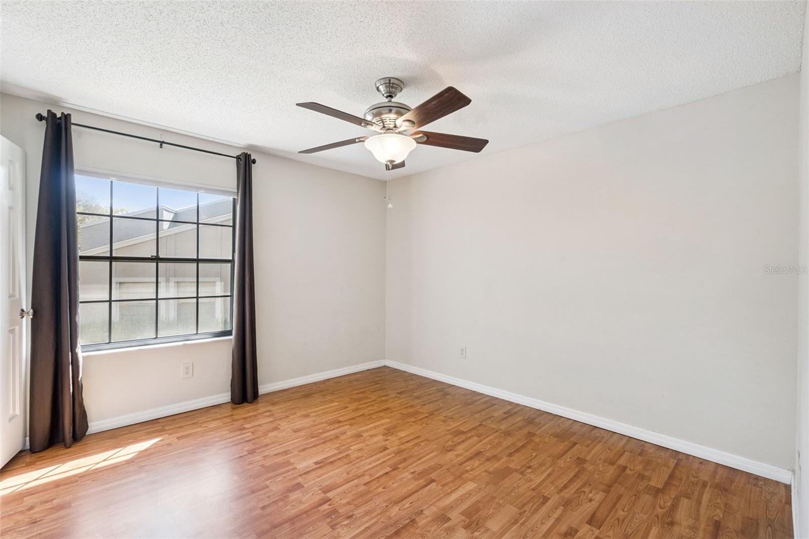 Image 11 of 35 For 8002 Sandpoint Boulevard