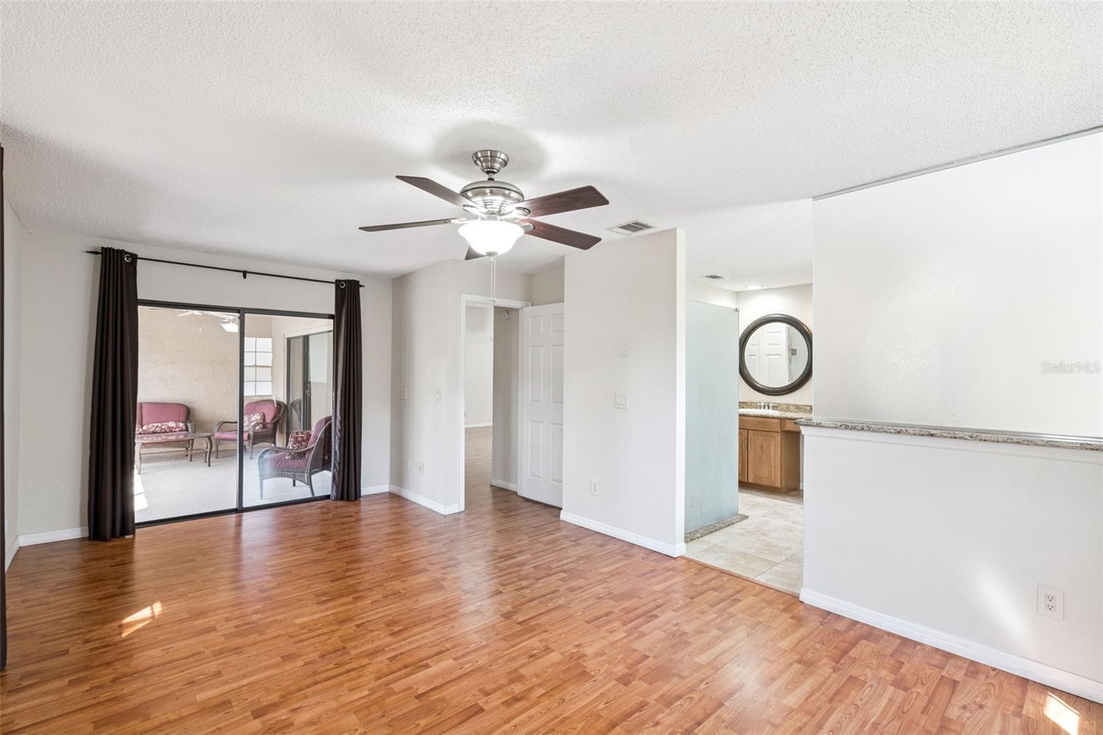 Image 7 of 35 For 8002 Sandpoint Boulevard