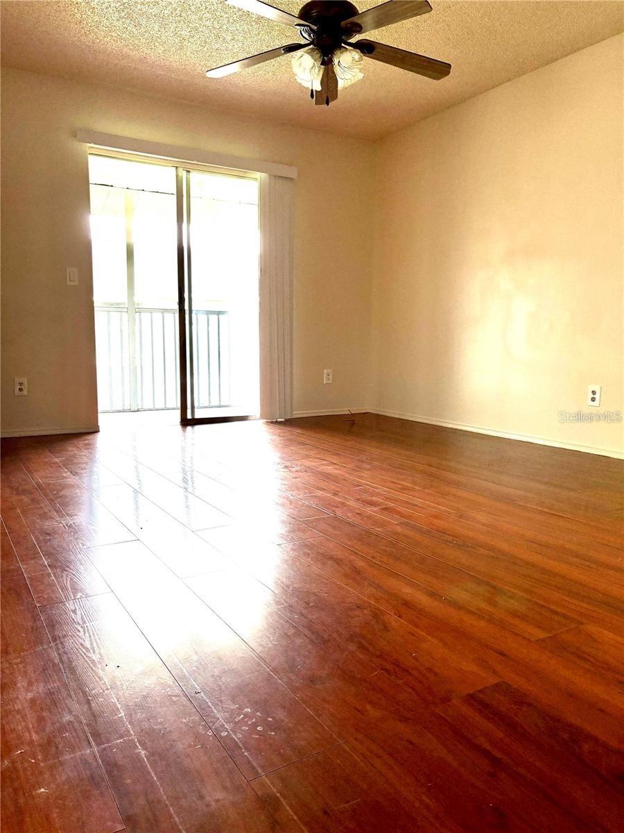 Image 2 of 12 For 4136 Pershing Pointe Place 3