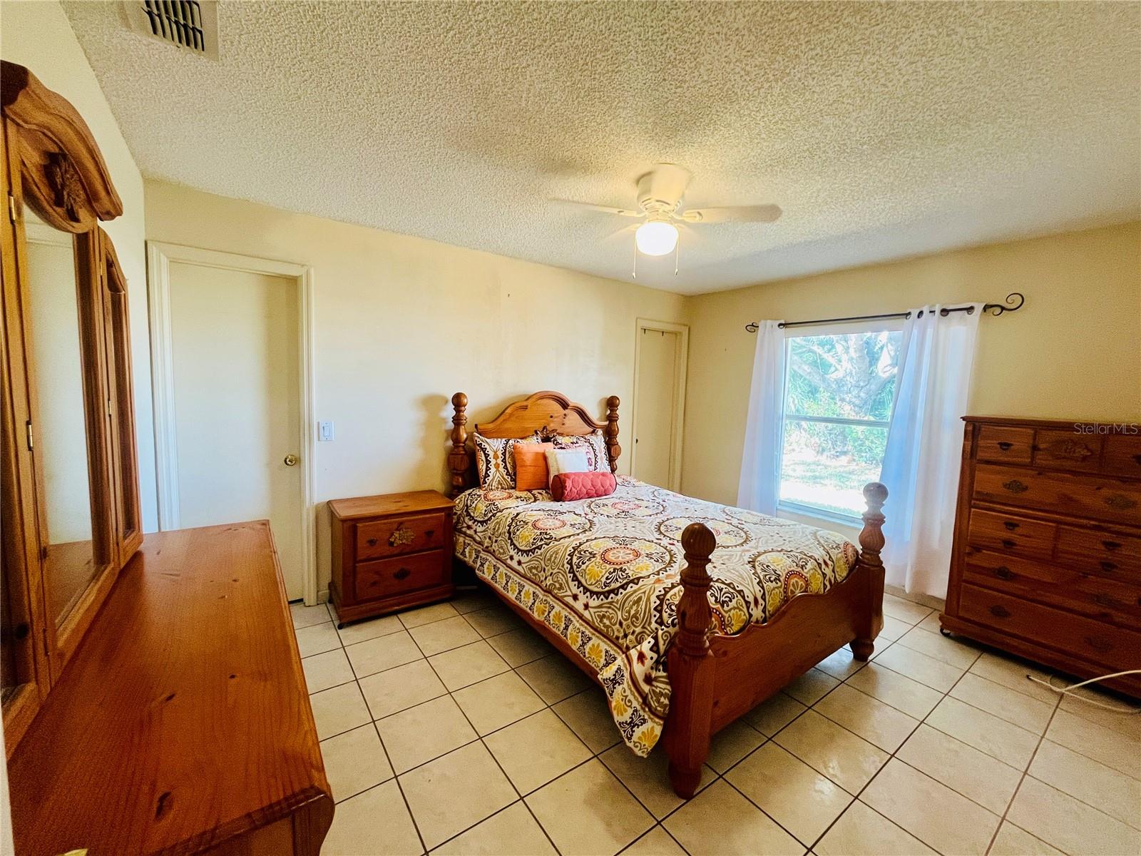 Image 16 of 34 For 14434 Island Cove Drive