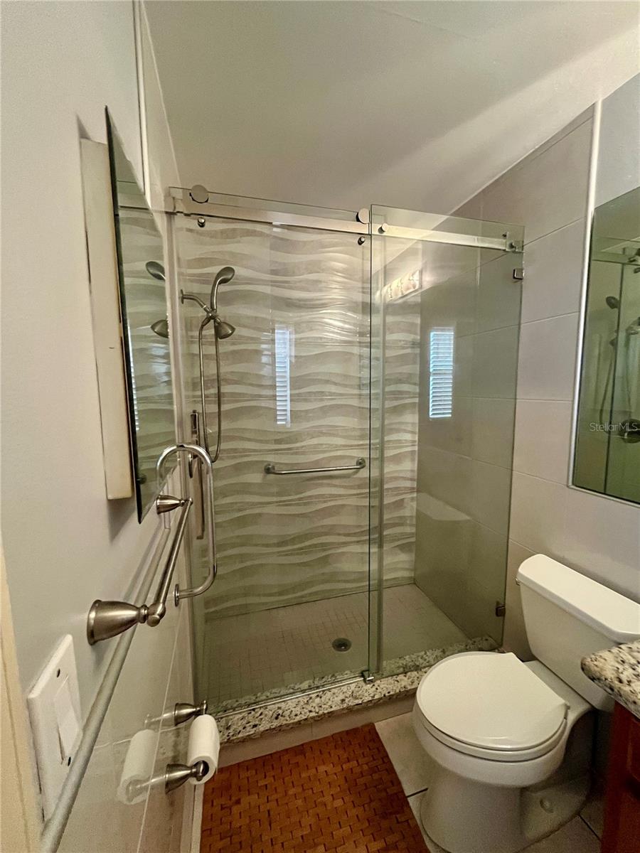 Image 18 of 34 For 14434 Island Cove Drive