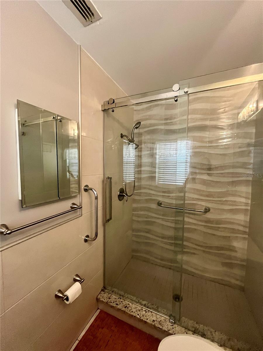 Image 19 of 34 For 14434 Island Cove Drive