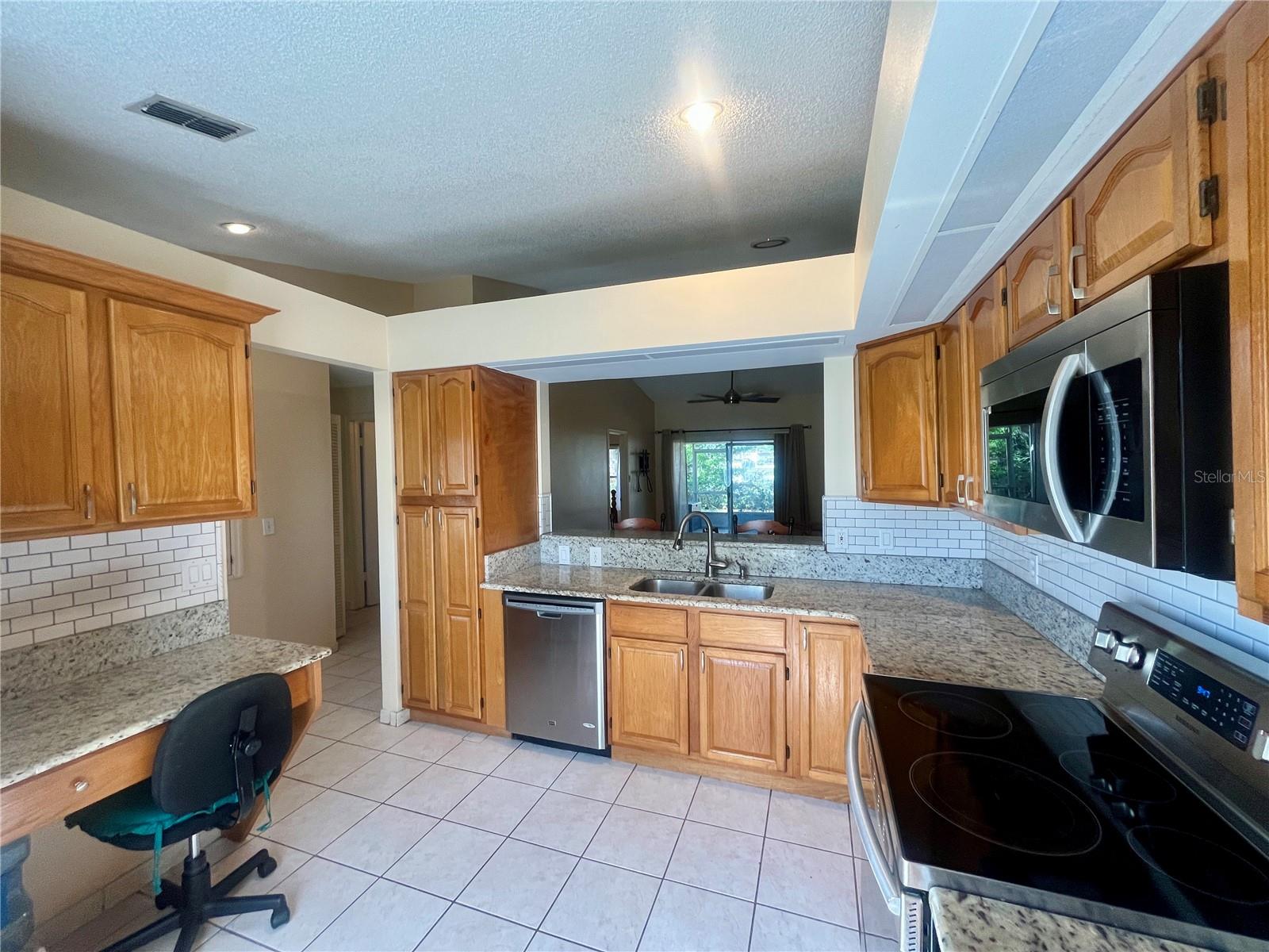 Image 6 of 34 For 14434 Island Cove Drive