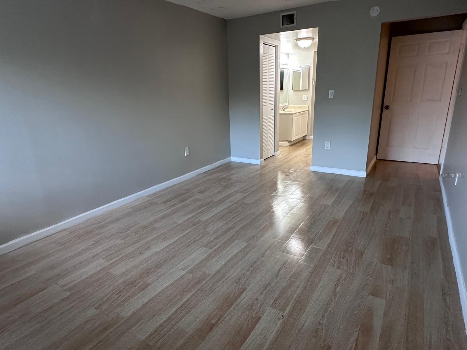 Image 16 of 26 For 721 Pine Island Road 401