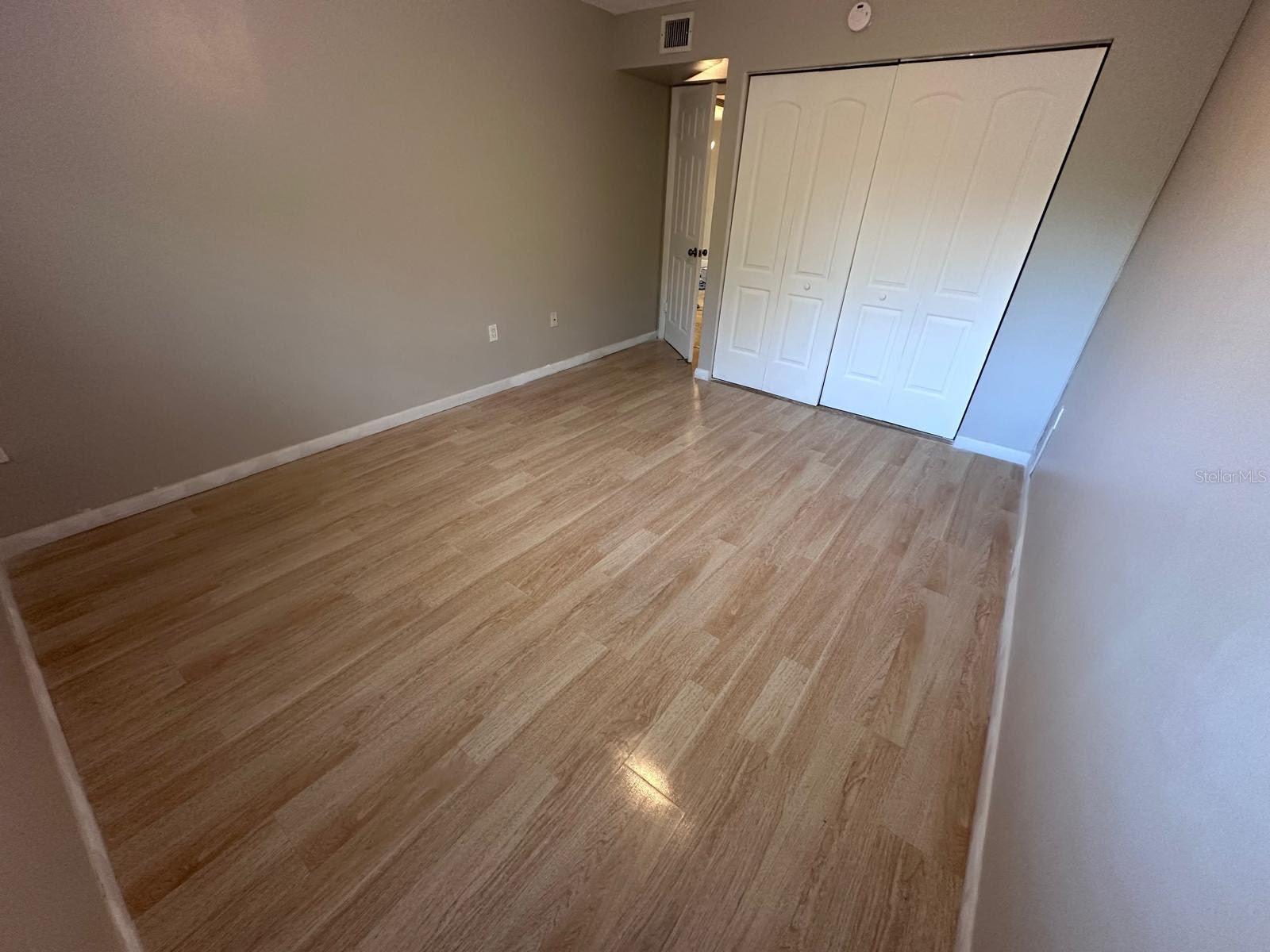 Image 21 of 26 For 721 Pine Island Road 401