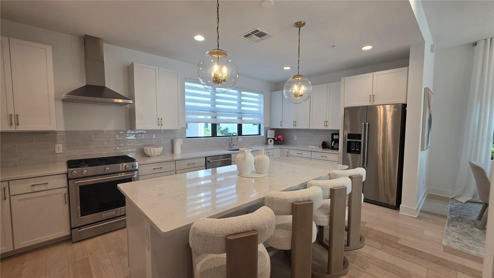 Image 10 of 51 For 2511 Grady Avenue 6