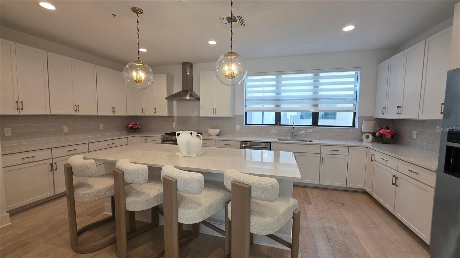 Image 14 of 51 For 2511 Grady Avenue 6