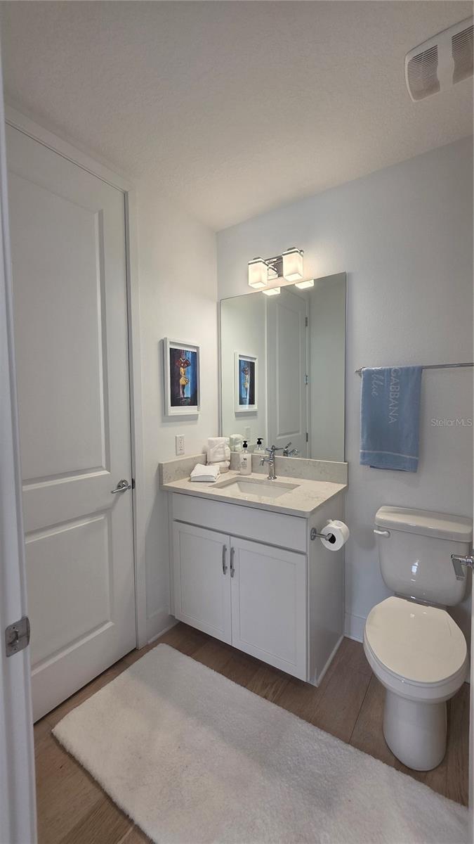 Image 15 of 51 For 2511 Grady Avenue 6