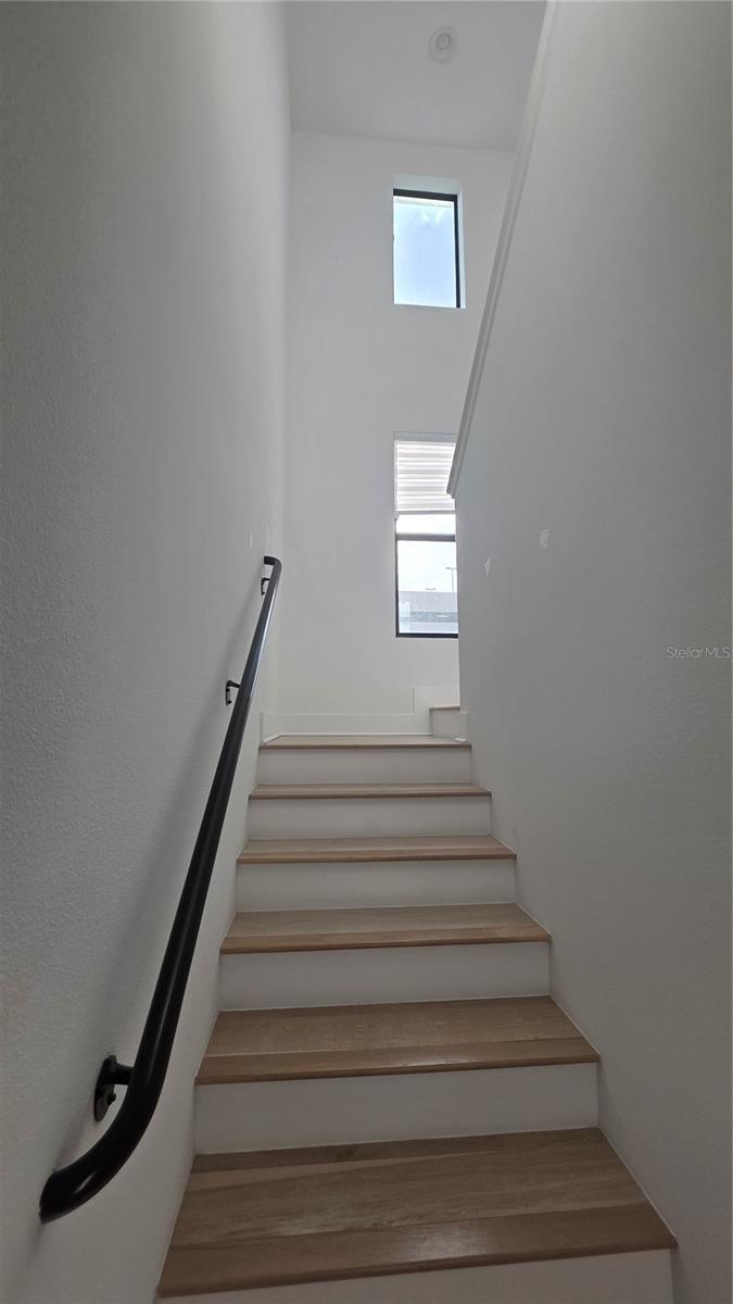 Image 16 of 51 For 2511 Grady Avenue 6