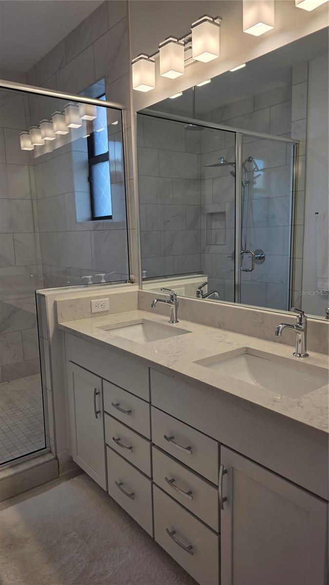 Image 21 of 51 For 2511 Grady Avenue 6