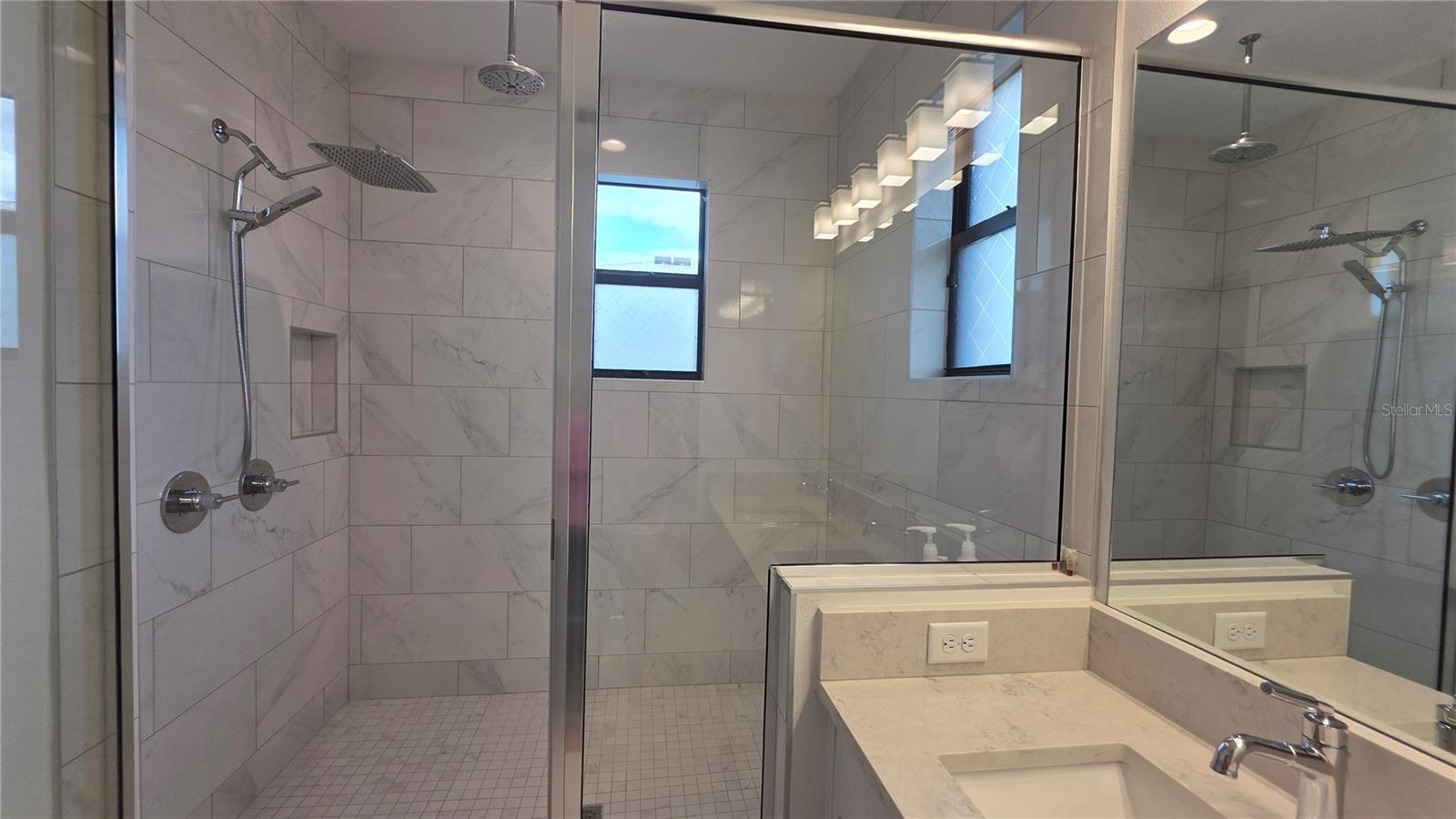 Image 23 of 51 For 2511 Grady Avenue 6