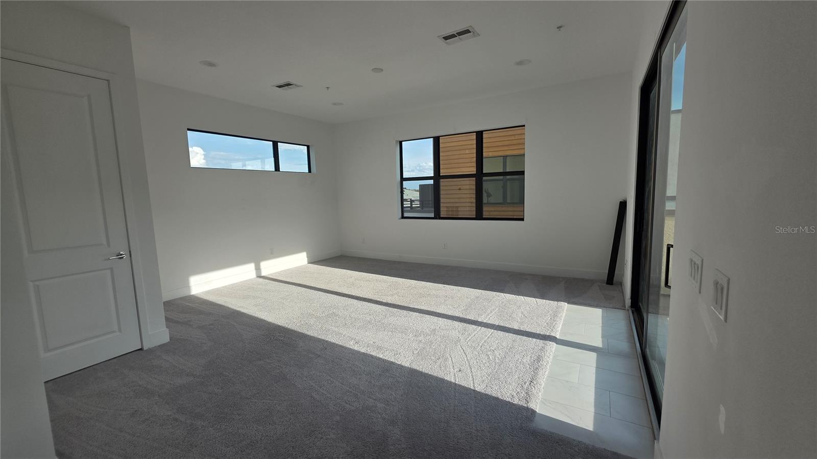 Image 30 of 51 For 2511 Grady Avenue 6