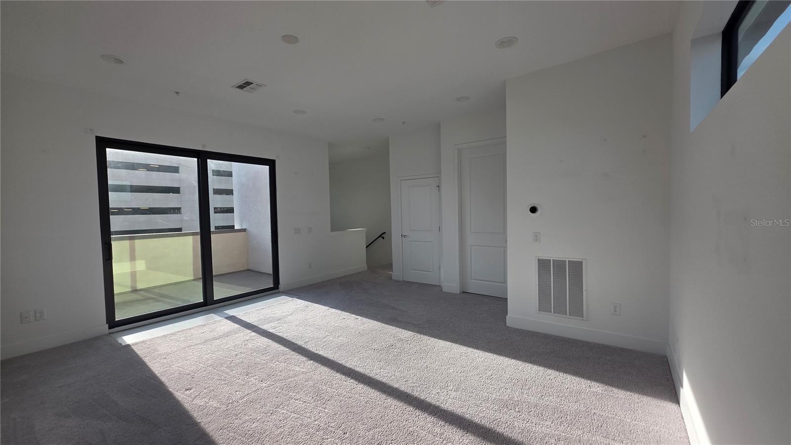 Image 31 of 51 For 2511 Grady Avenue 6