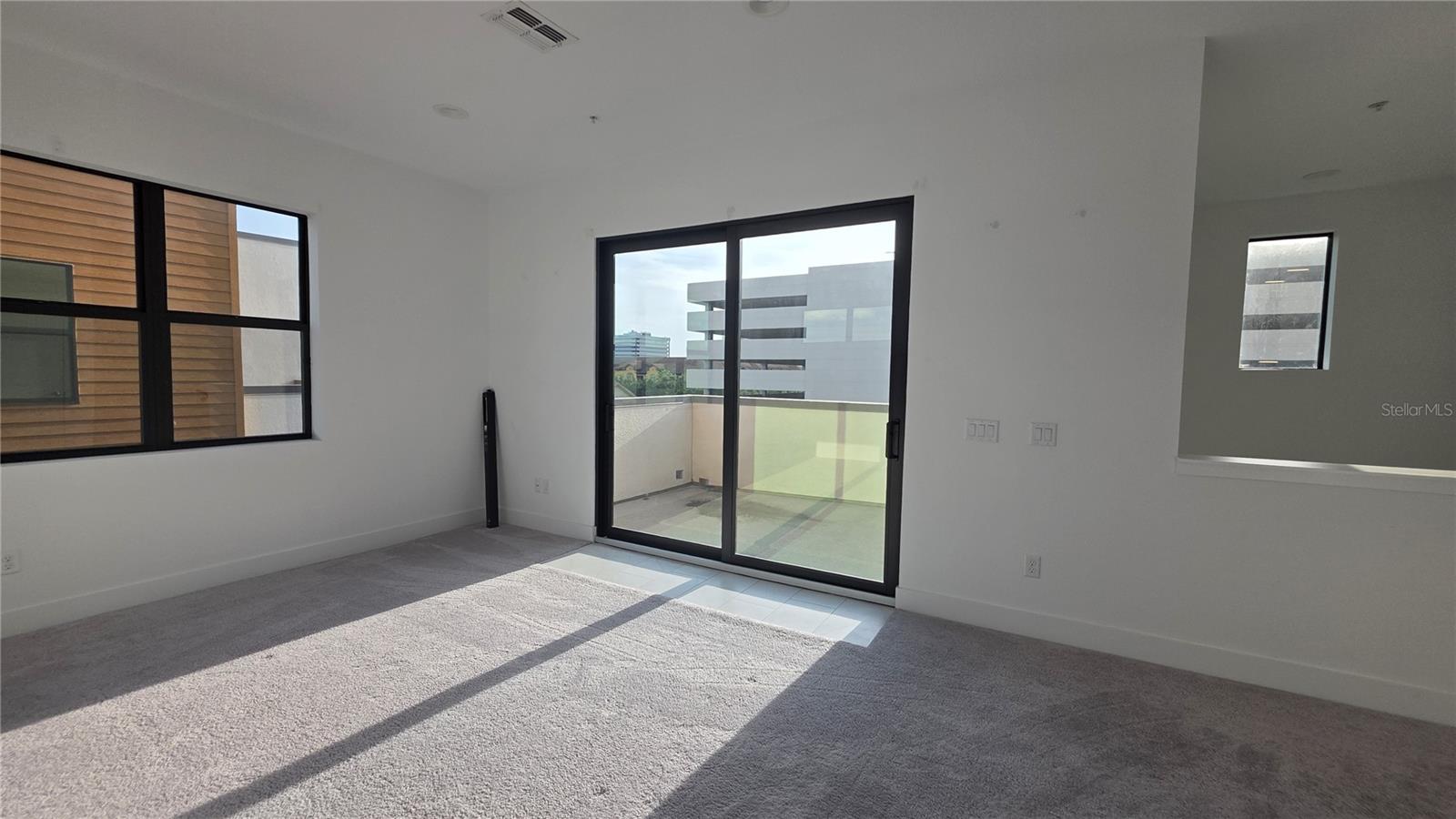 Image 32 of 51 For 2511 Grady Avenue 6