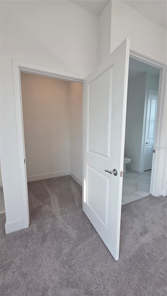 Image 35 of 51 For 2511 Grady Avenue 6