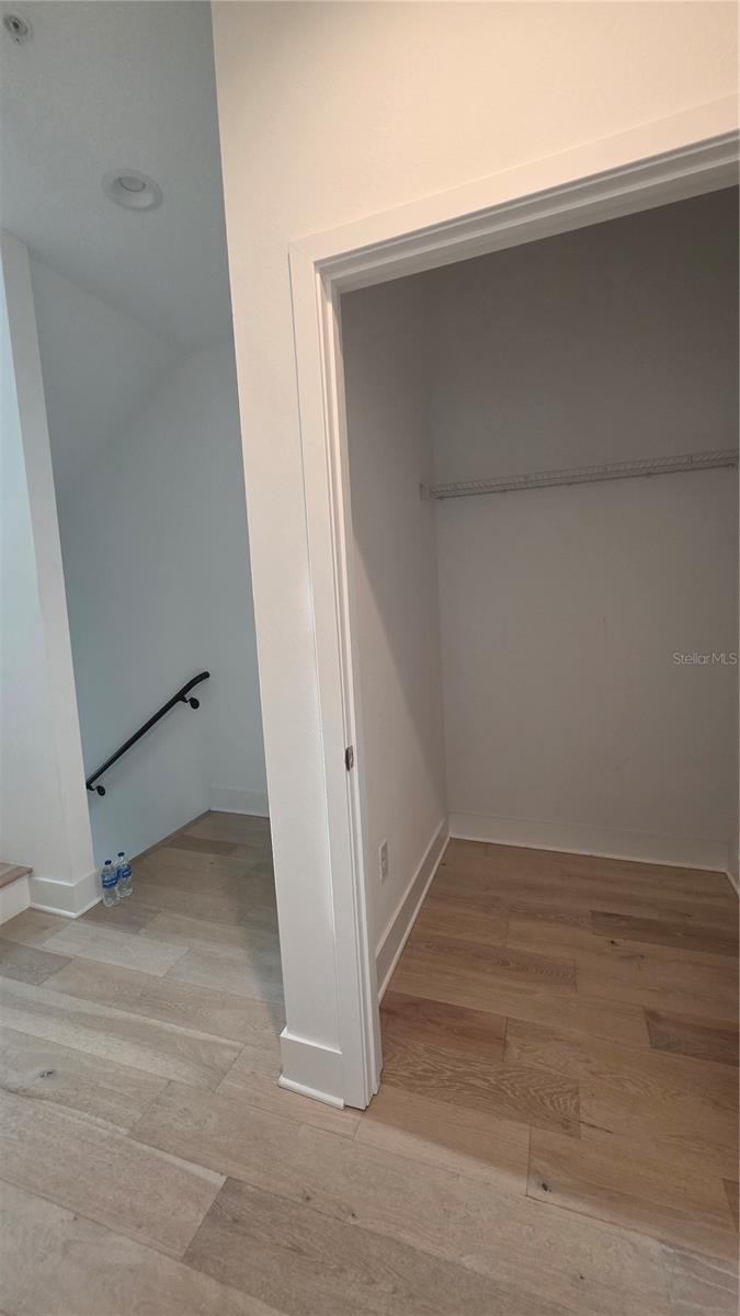 Image 38 of 51 For 2511 Grady Avenue 6