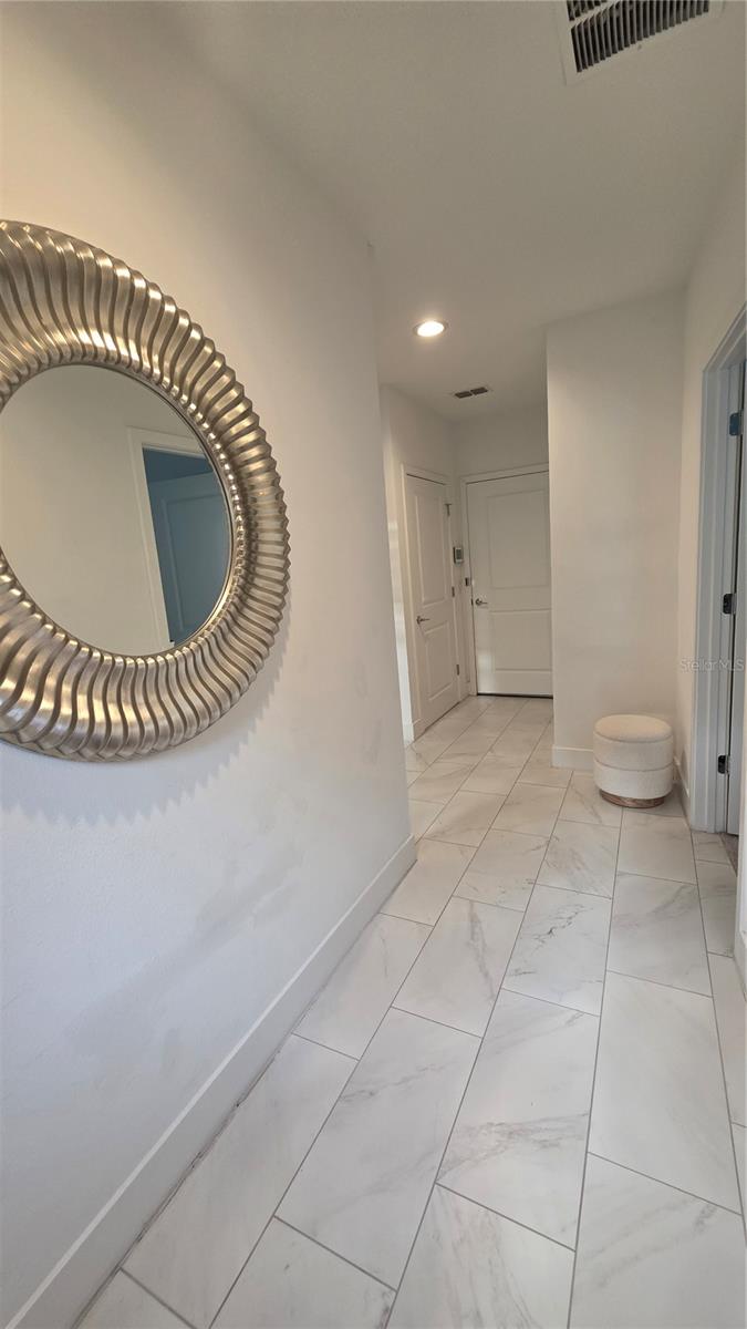 Image 44 of 51 For 2511 Grady Avenue 6