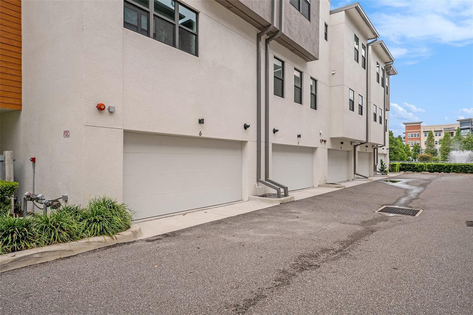 Image 5 of 51 For 2511 Grady Avenue 6