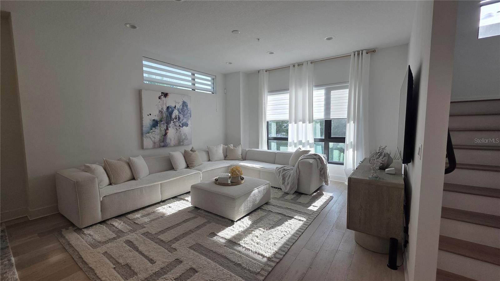 Image 6 of 51 For 2511 Grady Avenue 6