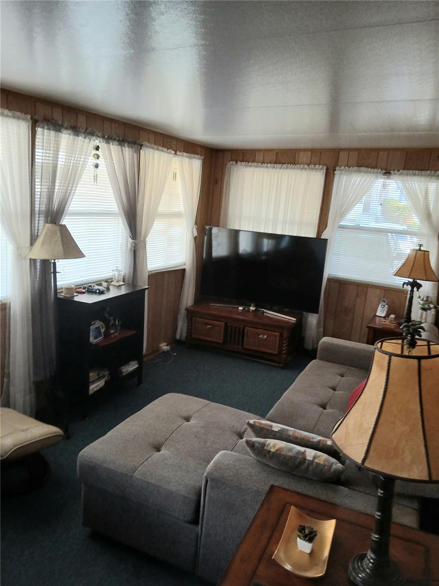 Image 14 of 19 For 50989 Highway 27  184