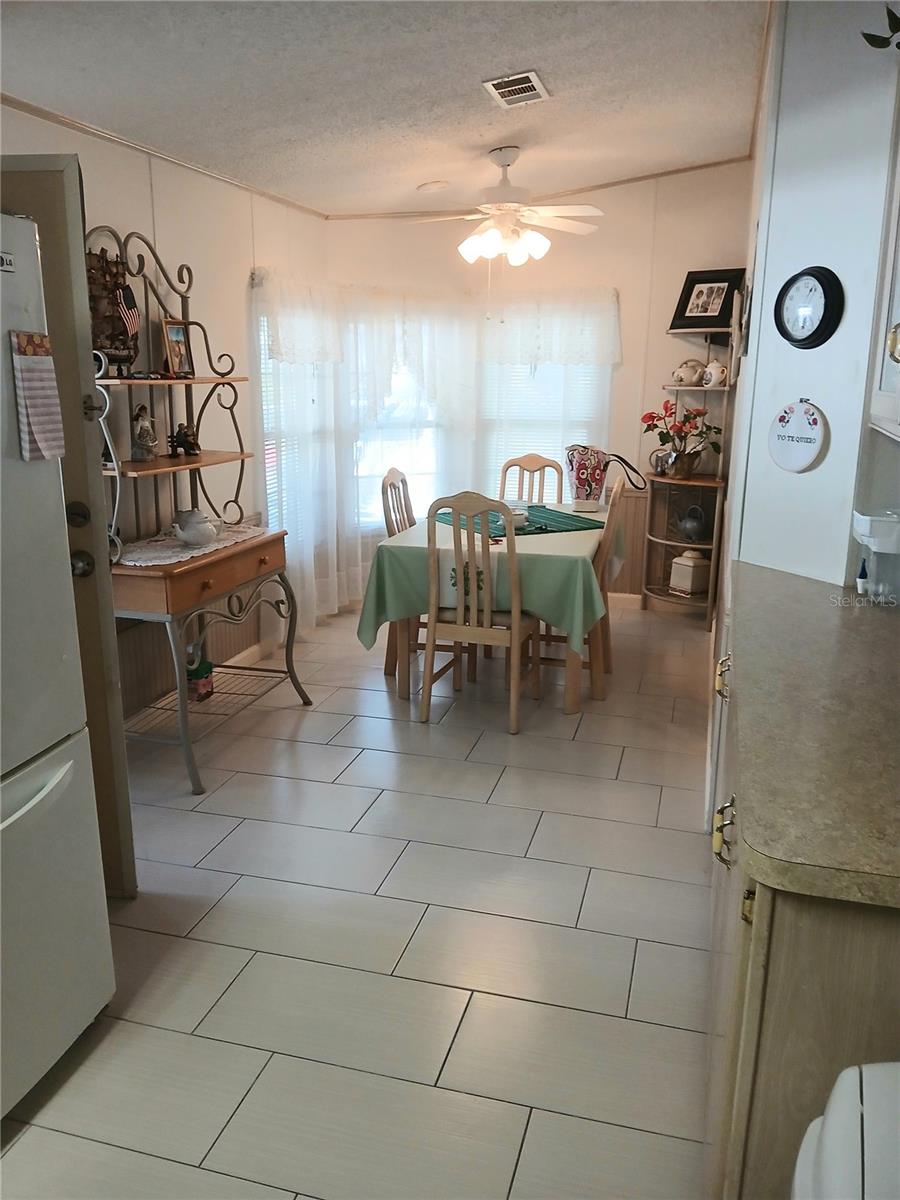 Image 2 of 19 For 50989 Highway 27  184