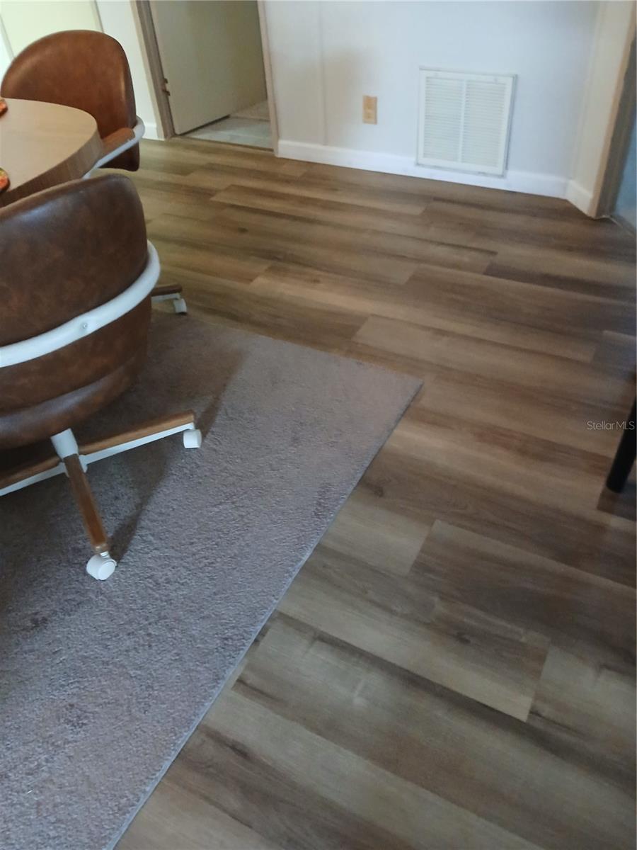 Image 6 of 19 For 50989 Highway 27  184