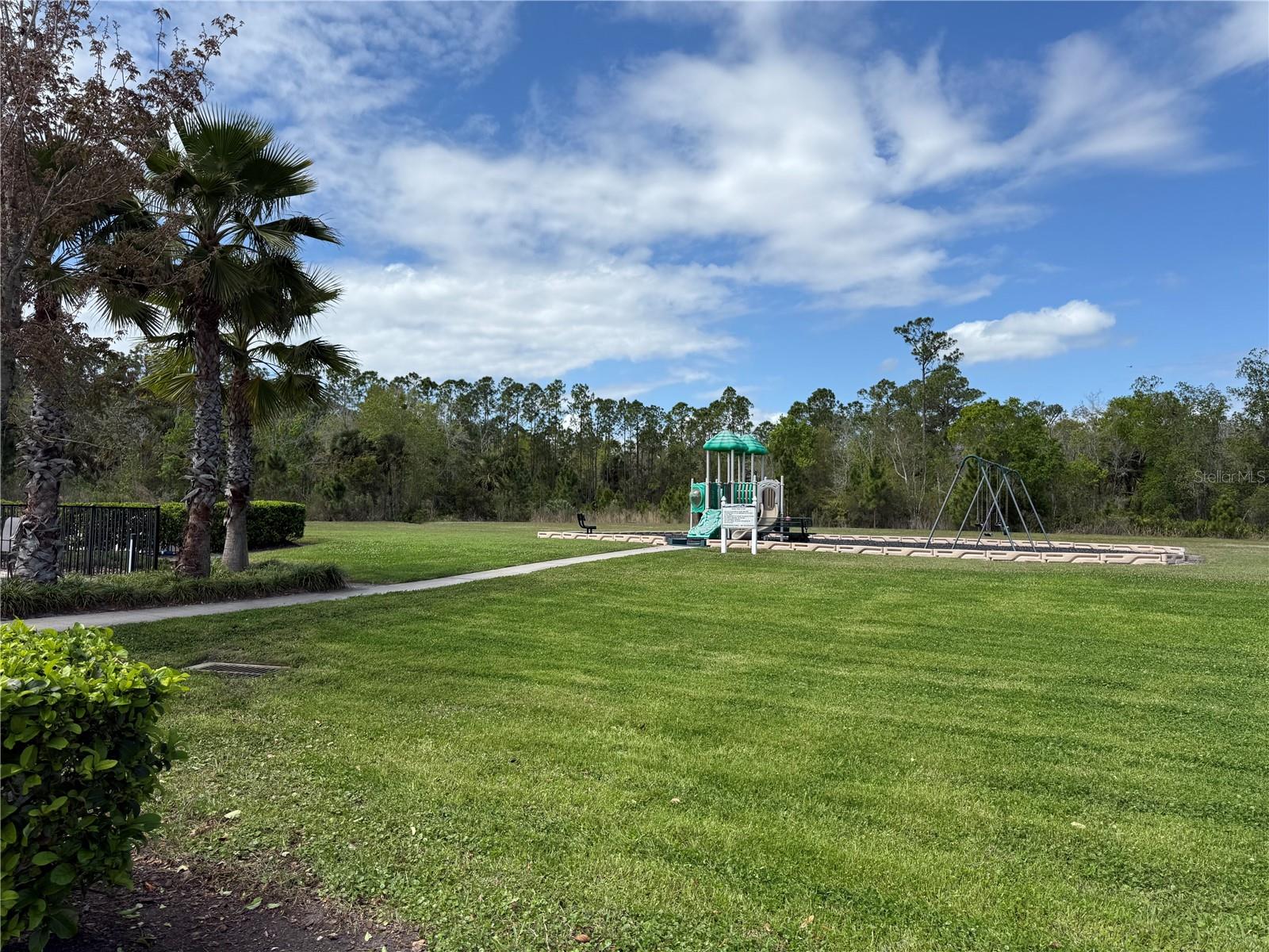 Image 29 of 33 For 3635 Crawley Down Loop