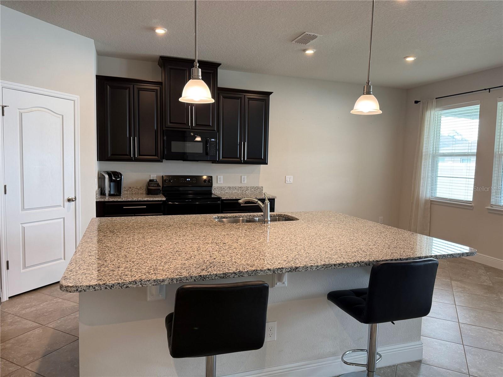 Image 8 of 33 For 3635 Crawley Down Loop