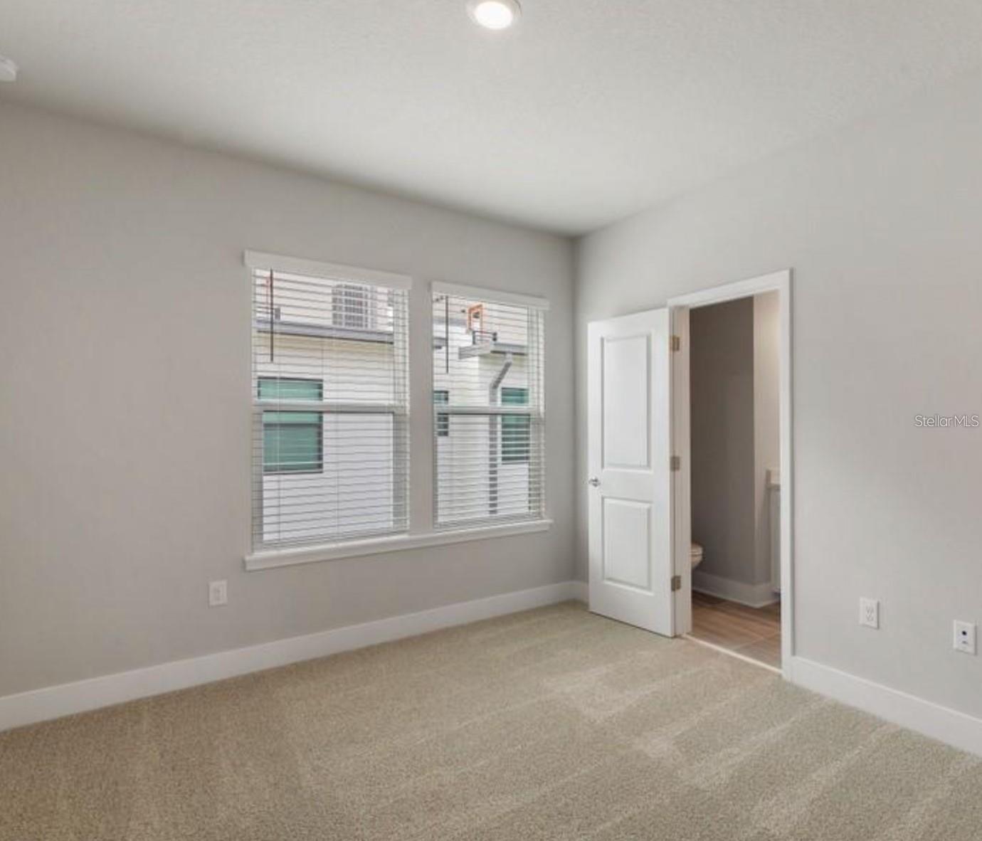 Image 12 of 32 For 2511 Grady Avenue 24