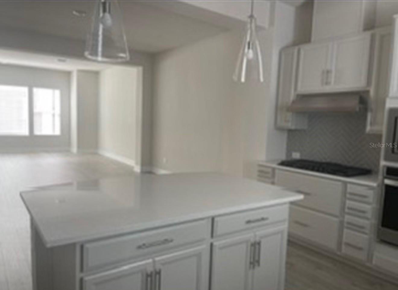 Image 15 of 32 For 2511 Grady Avenue 24