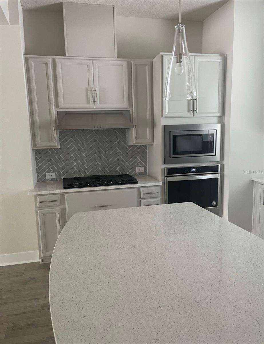 Image 16 of 32 For 2511 Grady Avenue 24