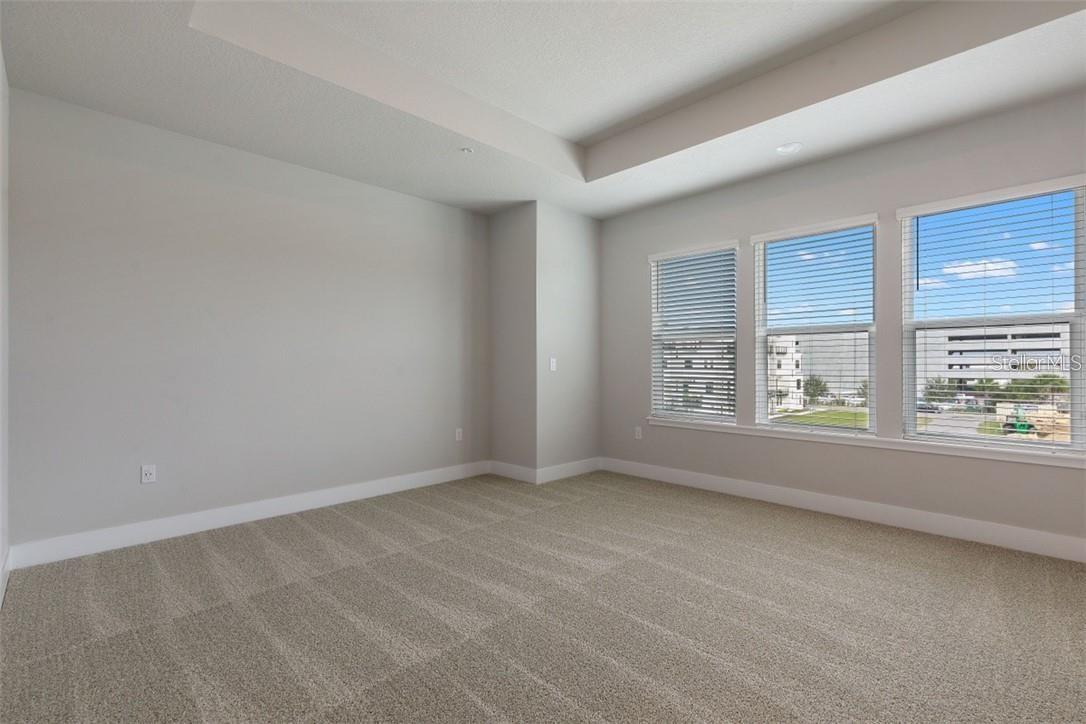 Image 18 of 32 For 2511 Grady Avenue 24