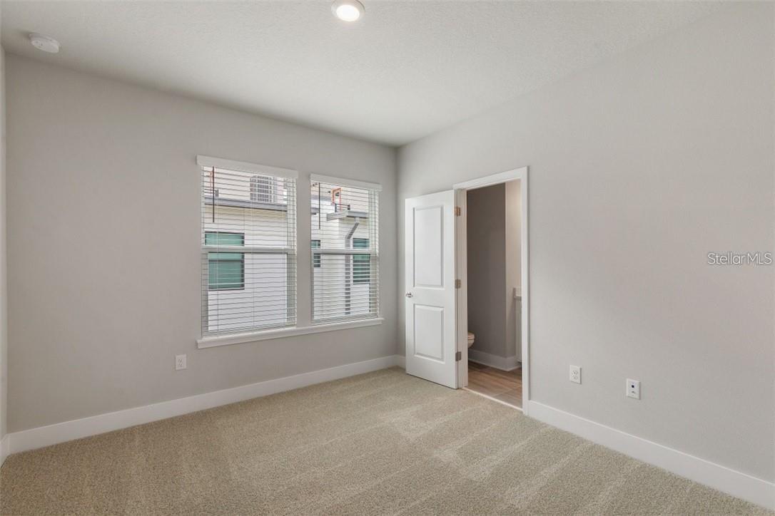 Image 22 of 32 For 2511 Grady Avenue 24