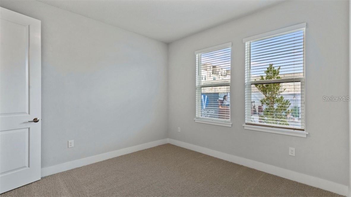 Image 23 of 32 For 2511 Grady Avenue 24