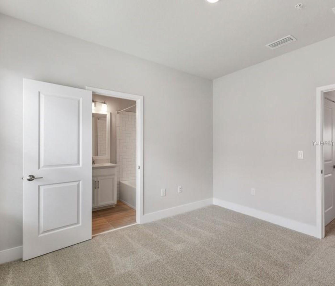 Image 24 of 32 For 2511 Grady Avenue 24