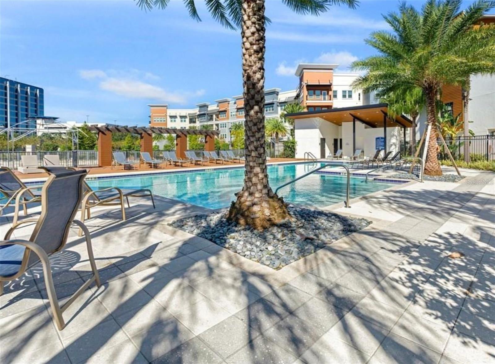 Image 3 of 32 For 2511 Grady Avenue 24