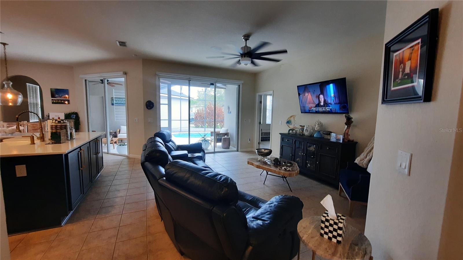 Image 4 of 55 For 4959 Thames Street E