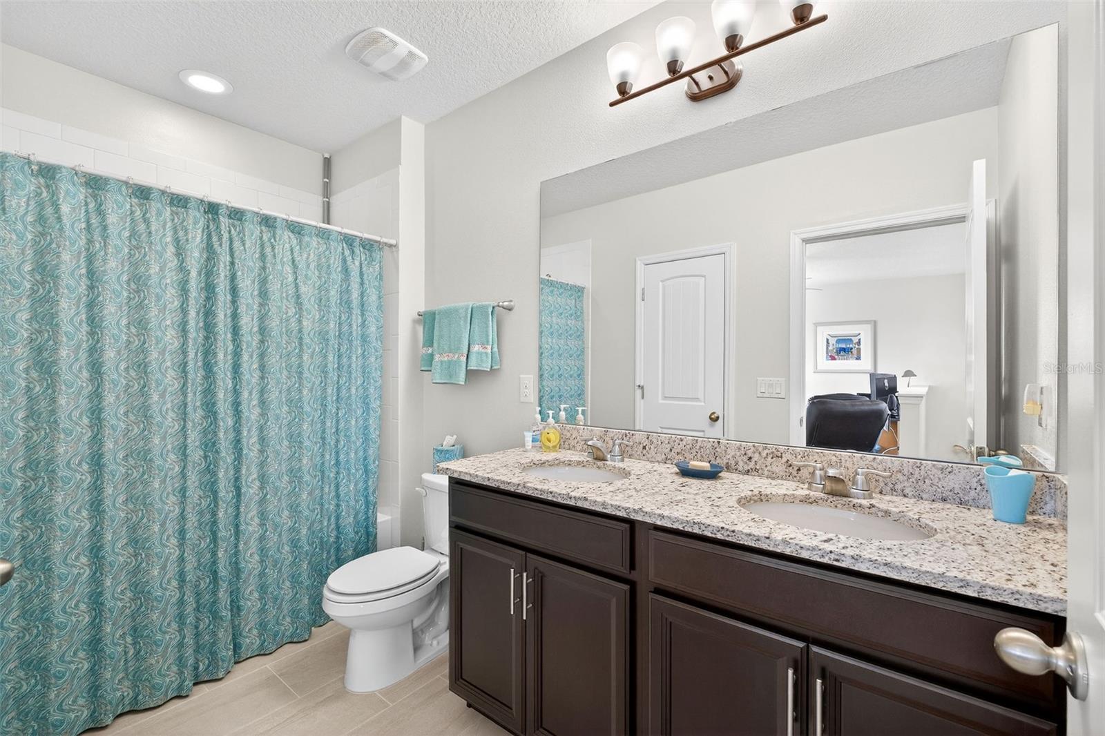 Image 20 of 32 For 16933 Oakboro Street