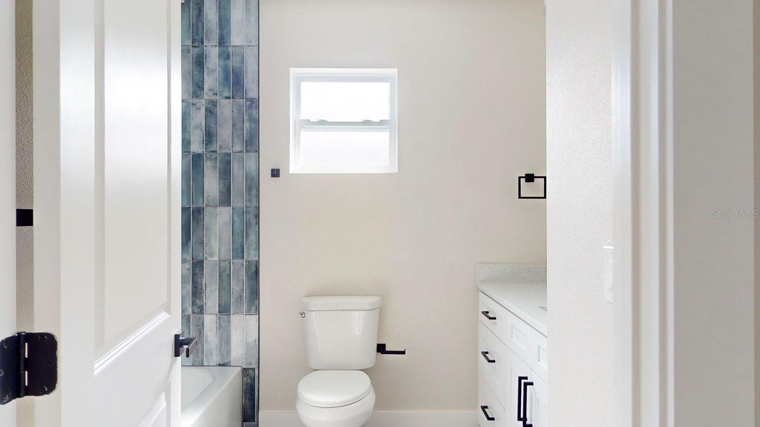 Image 27 of 78 For 5112 3rd Avenue N