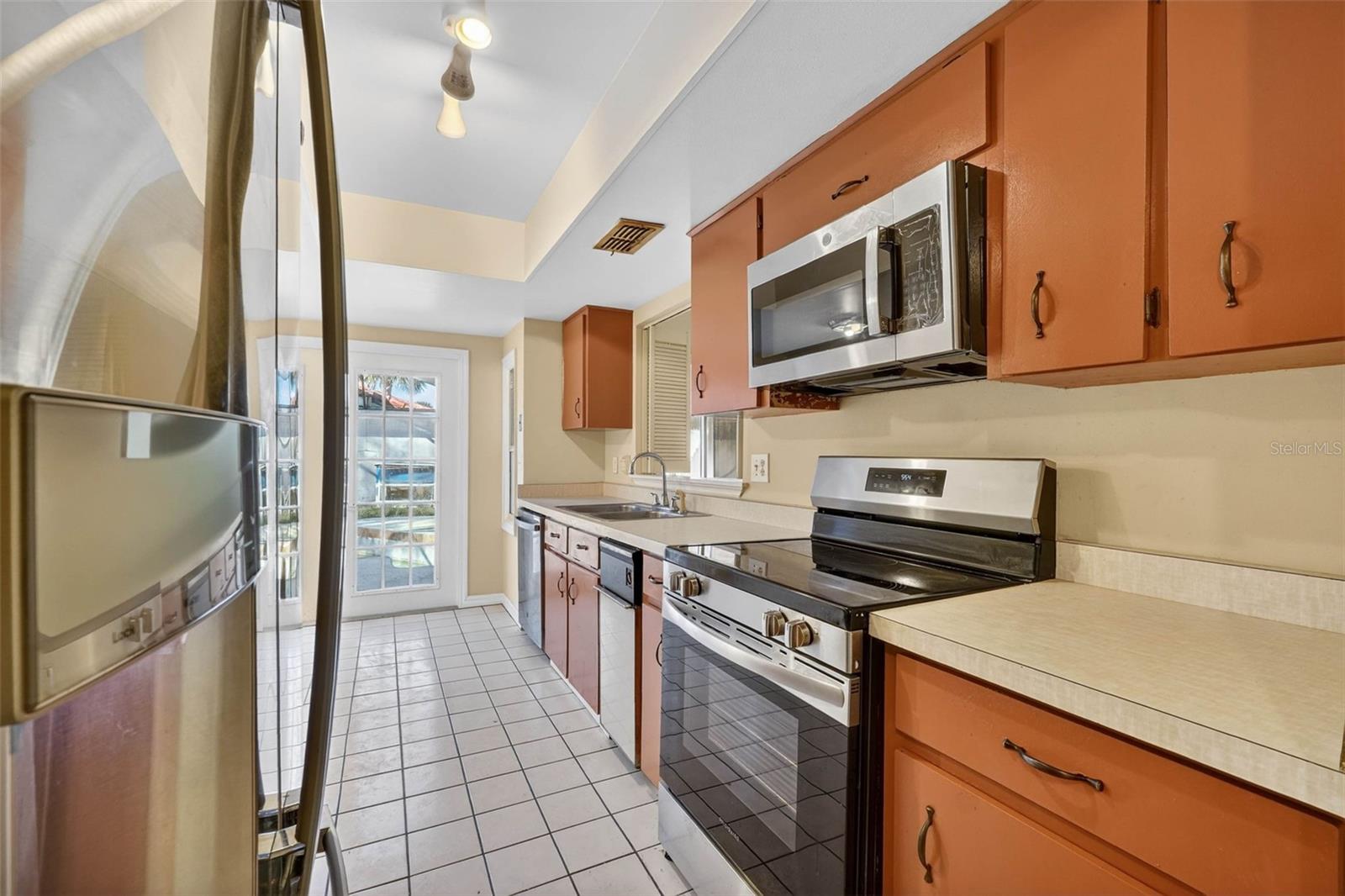 Image 17 of 53 For 4912 Easter Circle 12