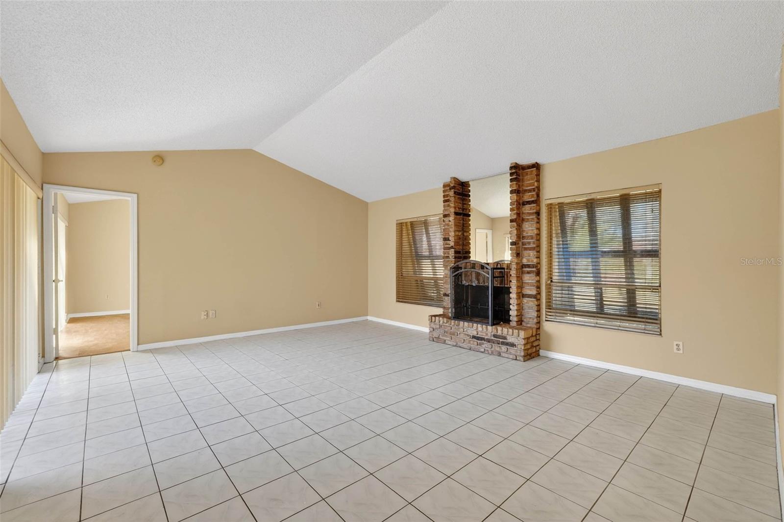 Image 22 of 53 For 4912 Easter Circle 12