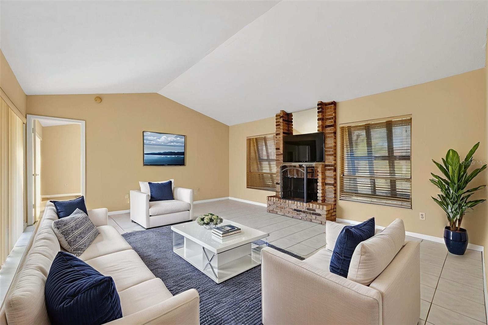 Image 23 of 53 For 4912 Easter Circle 12