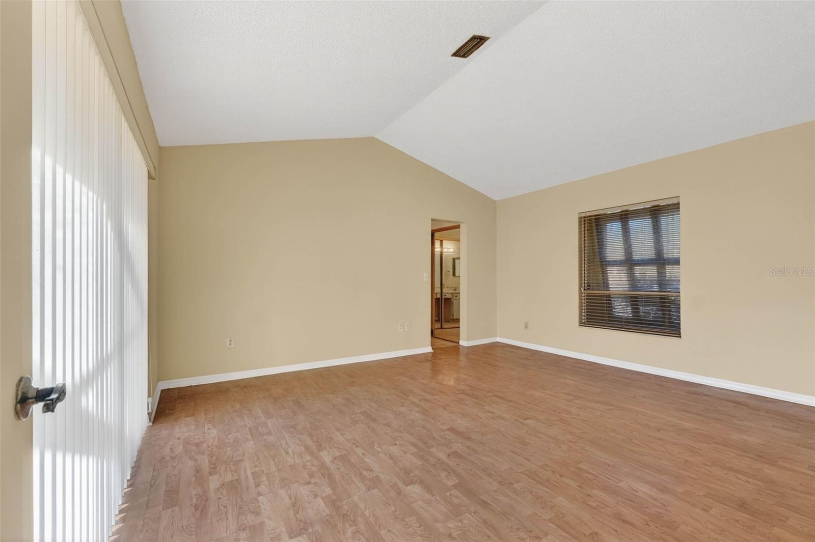 Image 29 of 53 For 4912 Easter Circle 12