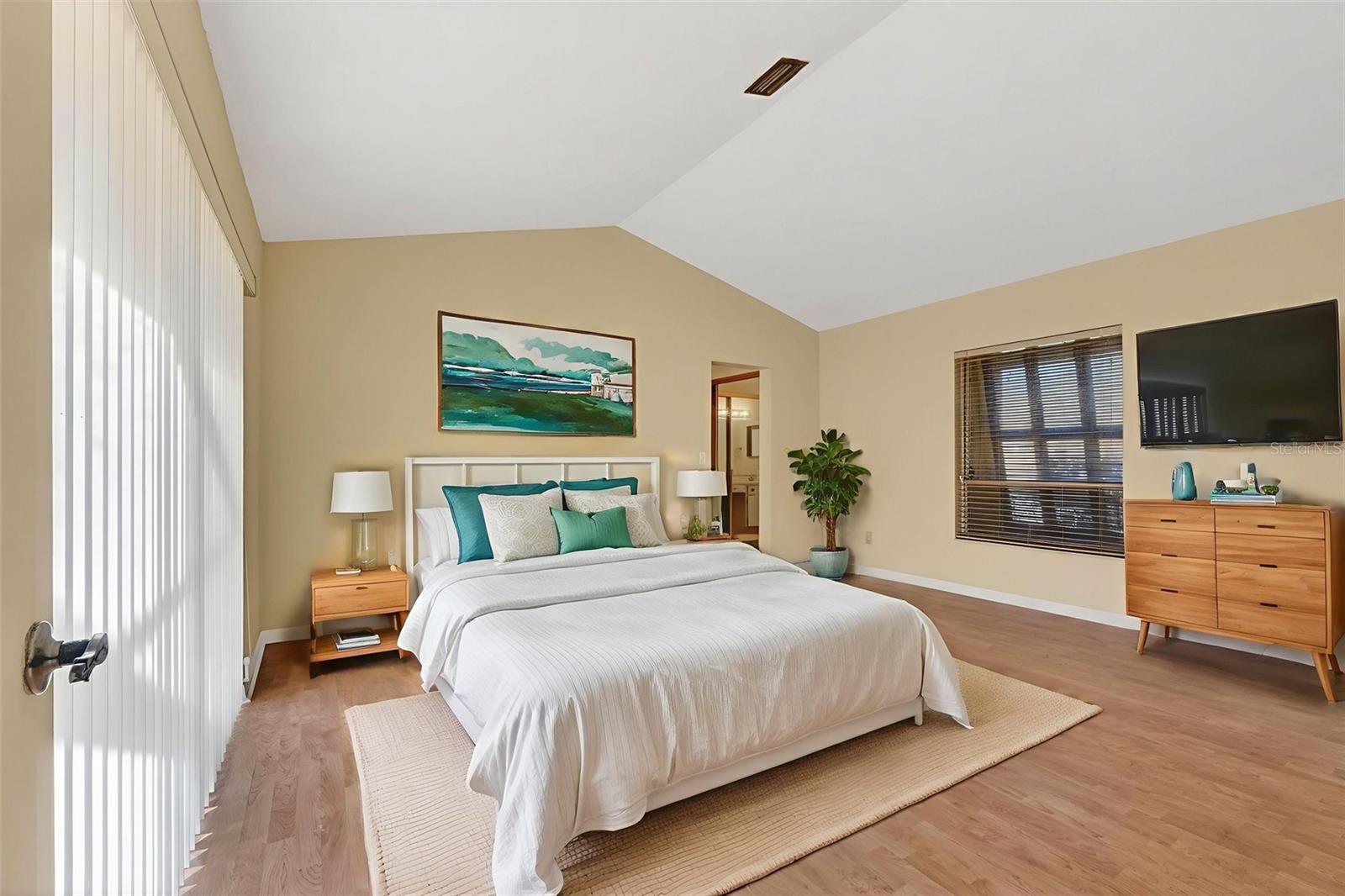 Image 30 of 53 For 4912 Easter Circle 12