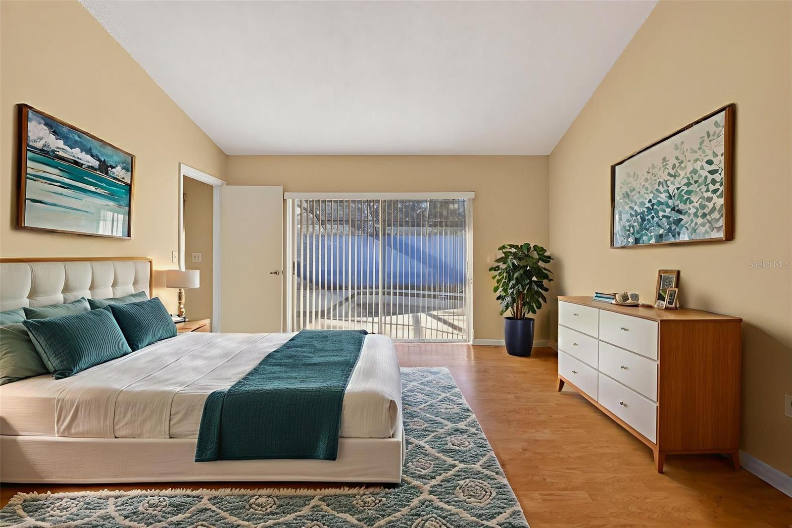 Image 32 of 53 For 4912 Easter Circle 12