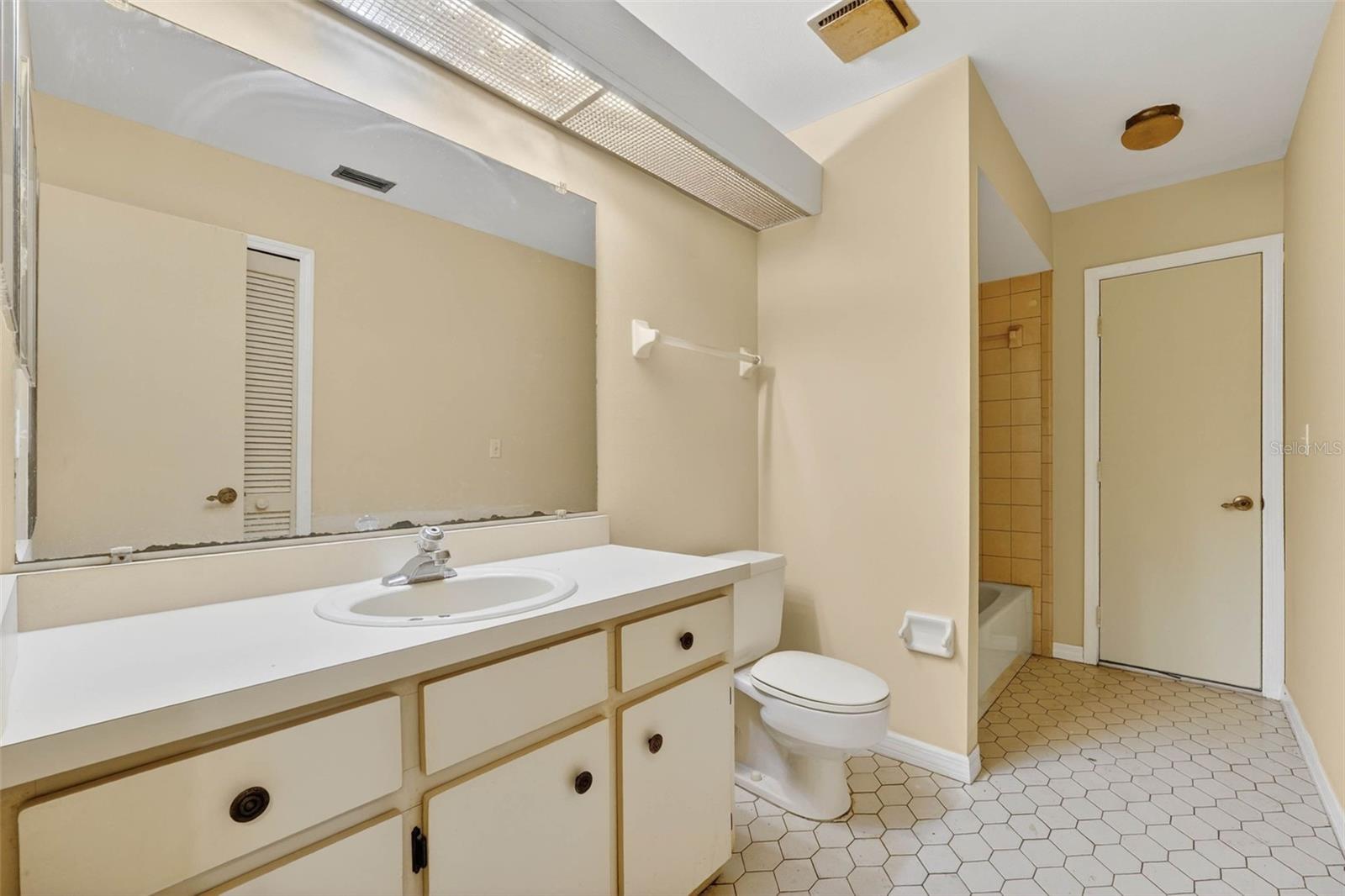 Image 46 of 53 For 4912 Easter Circle 12