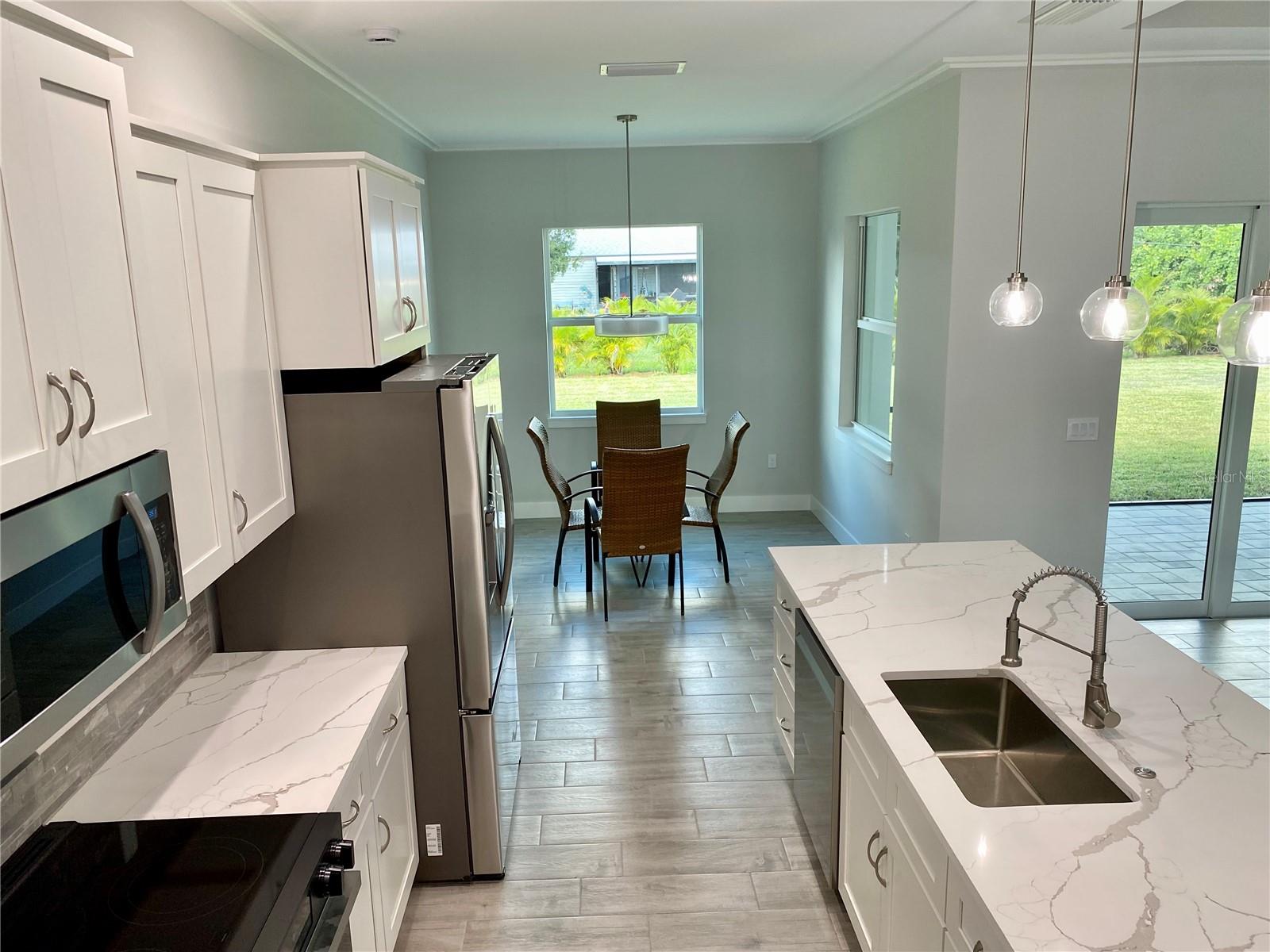 Image 12 of 36 For 23466 Garrett Avenue