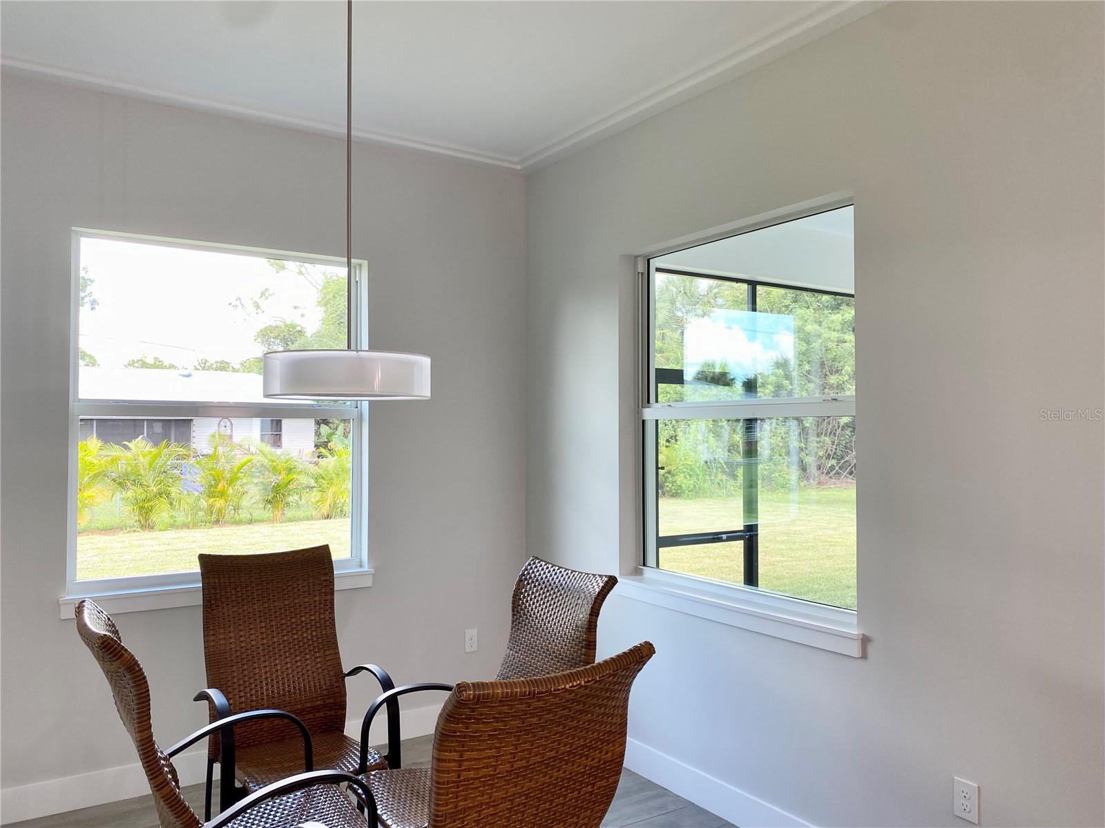 Image 23 of 36 For 23466 Garrett Avenue