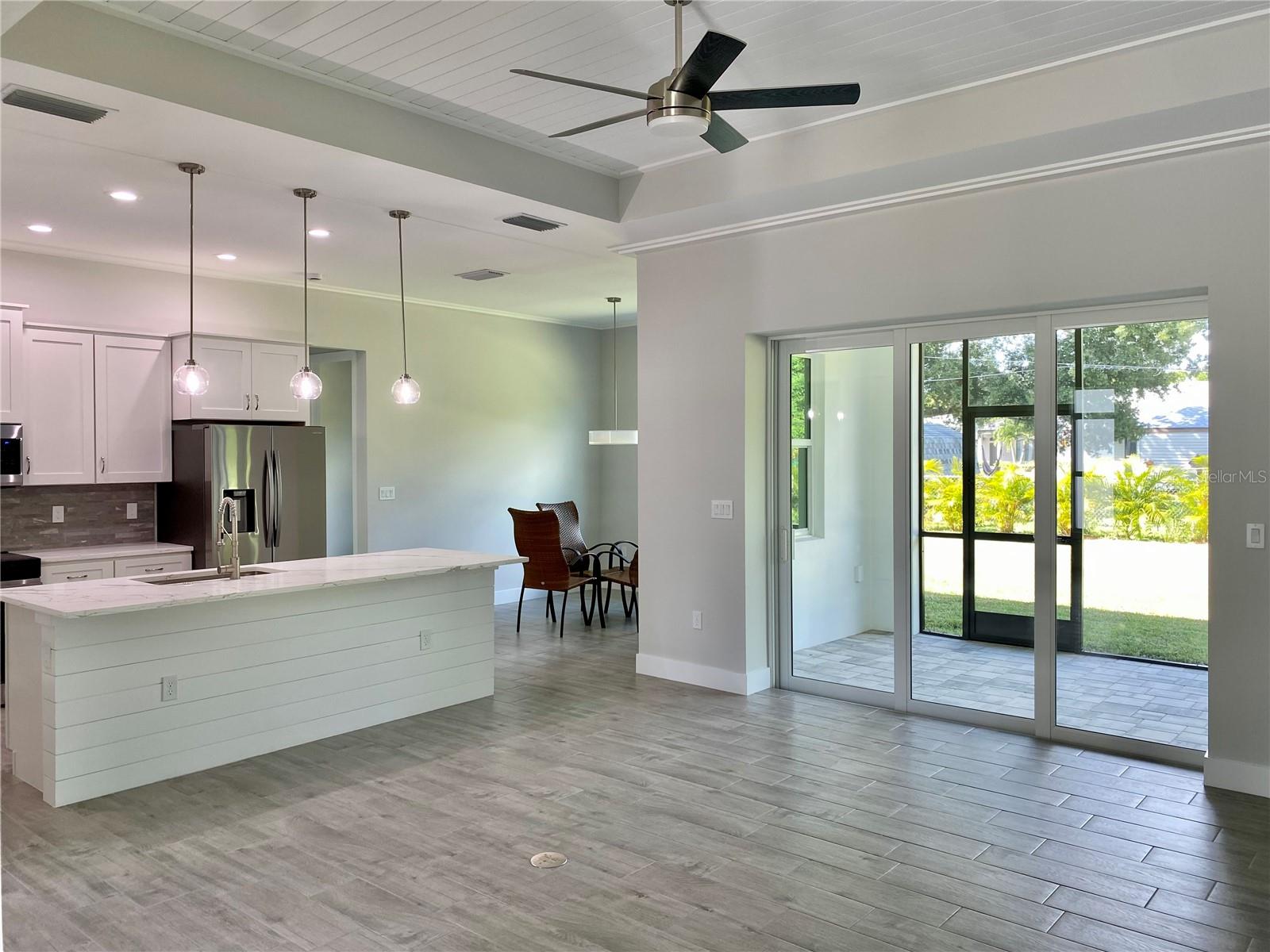 Image 7 of 36 For 23466 Garrett Avenue